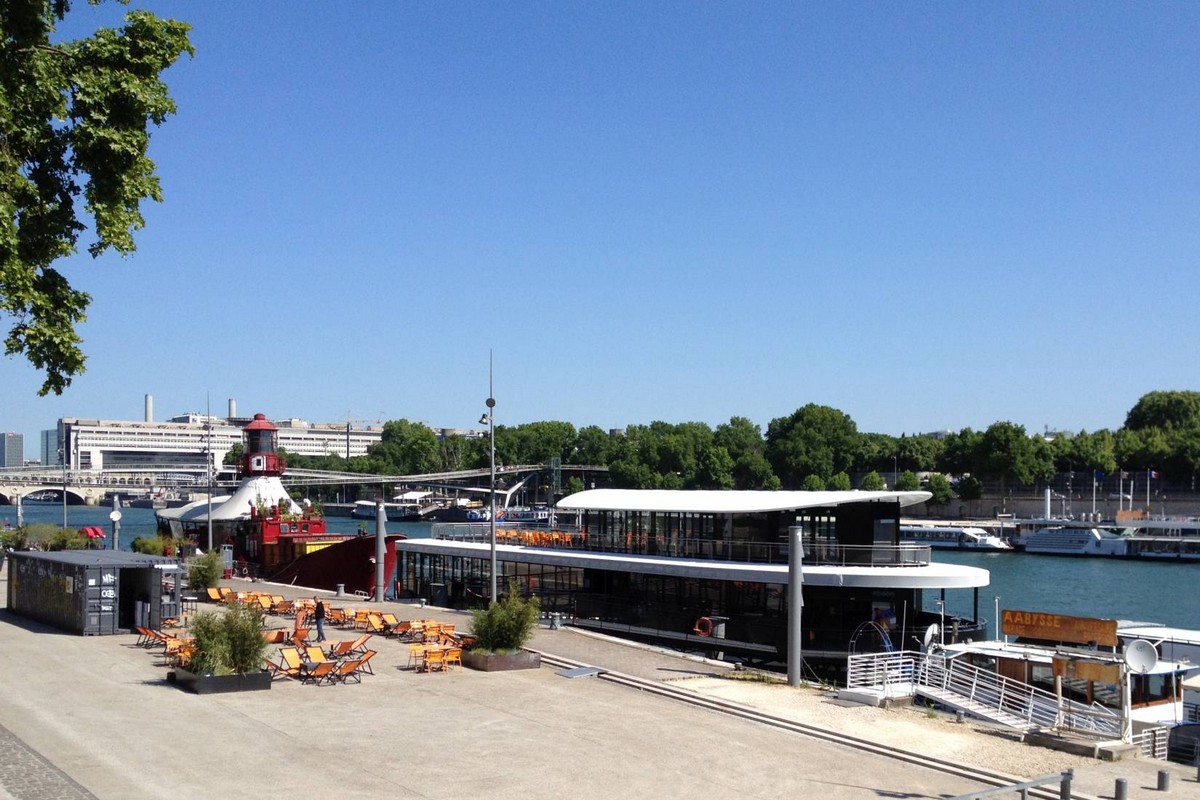 construction-restaurant-universitaire-flottant-paris